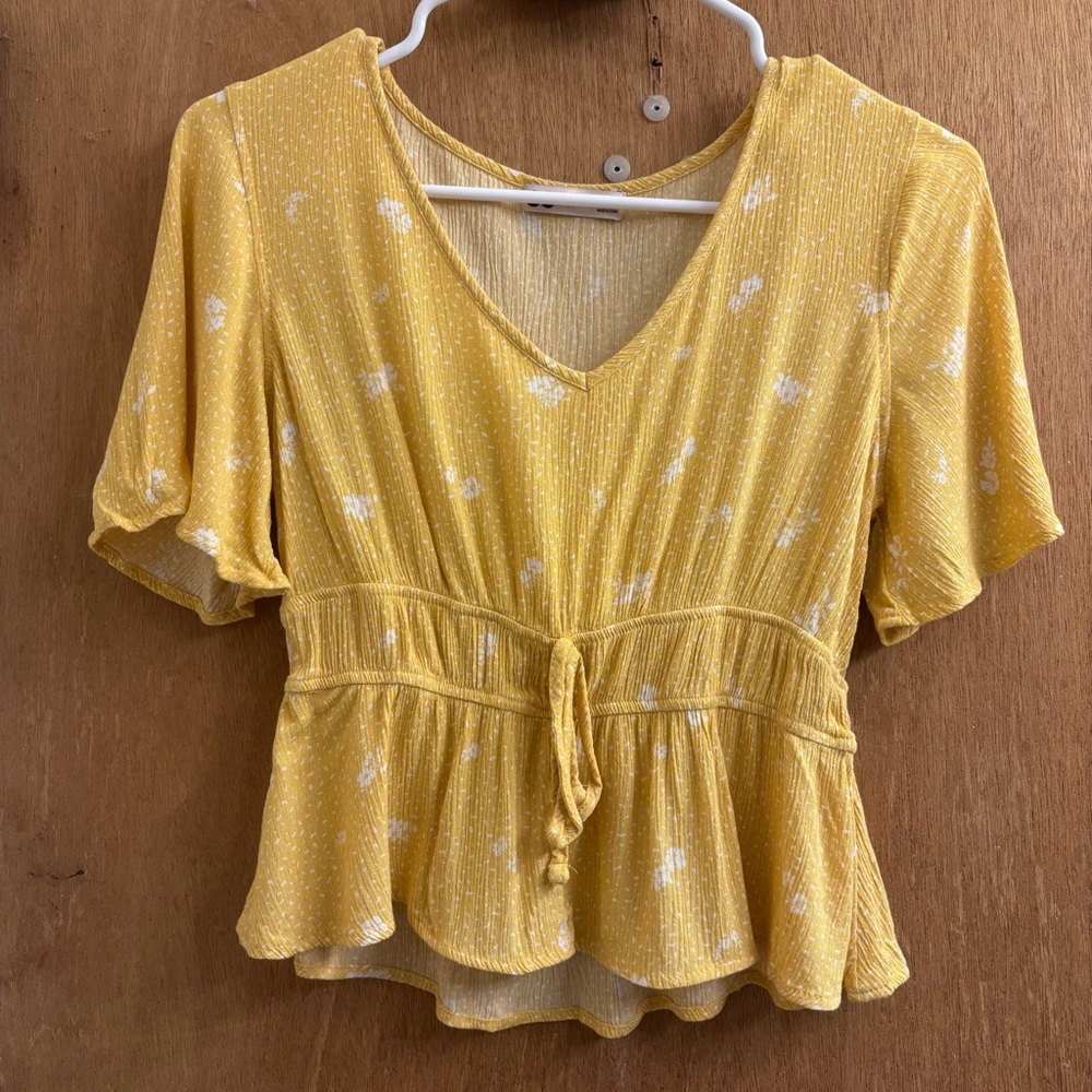 SO Yellow Flutter Sleeve Peplum Blouse